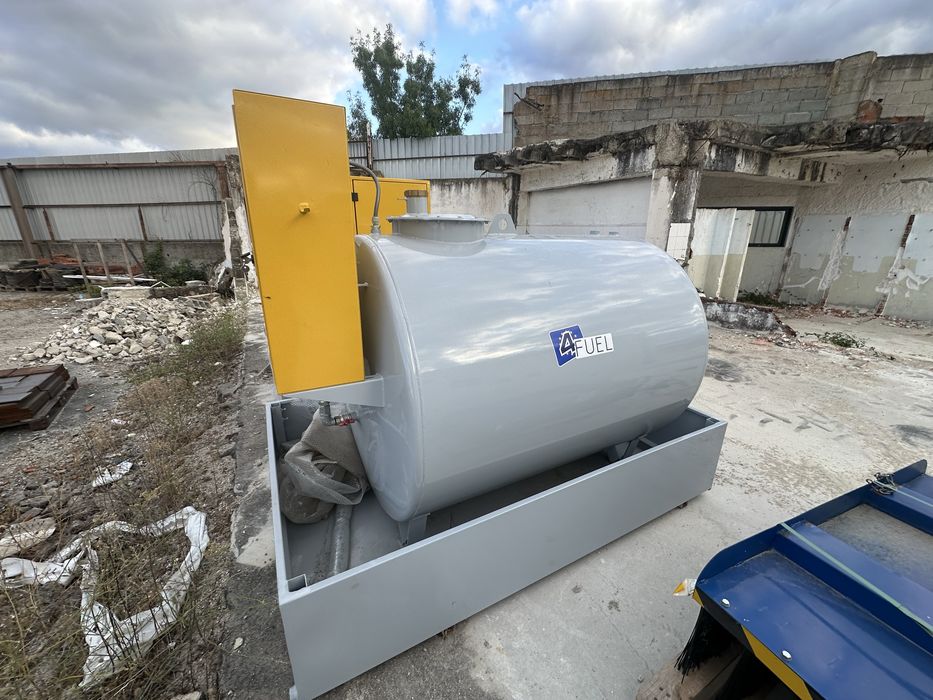 Deposito gasoleo de 3000l novo marca italiana