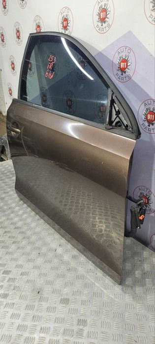 Передні праві двері на Volkwagen Jetta 2010-2018 оригінал