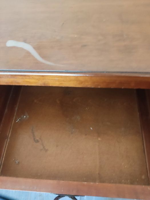 Cômoda antiga de madeira