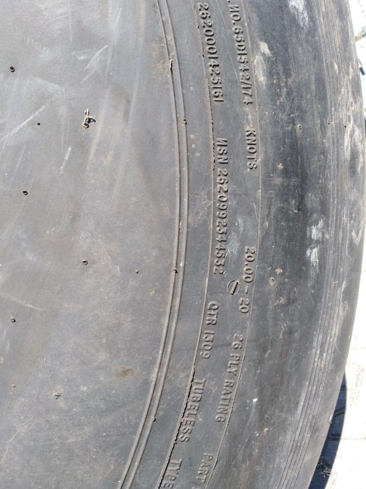 Opona DUNLOP 20.00-20 26PR beczkowóz lotnicza 20.0/70-20. 21/80-20