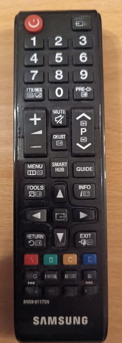 Oryginalny pilot do TV Samsung seria UE... wraz z kablem zasilającym