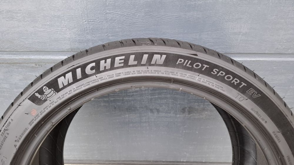 Michelin 255/40 R20 Pilot Sport EV