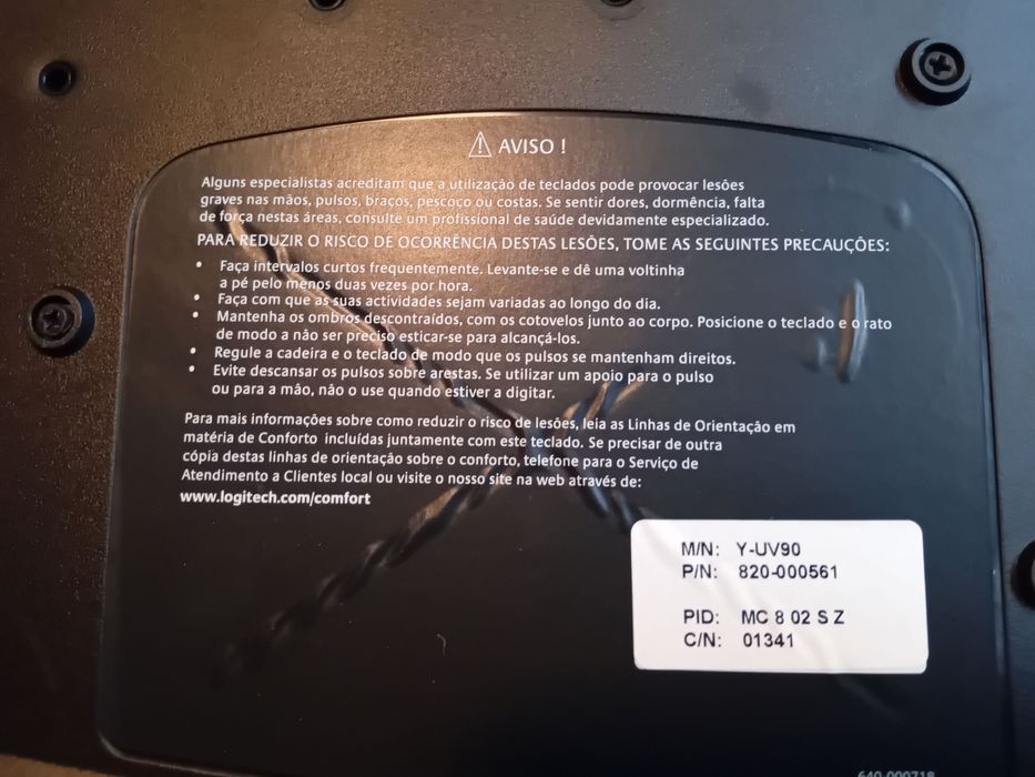 Teclado multimédia para computador de secretária