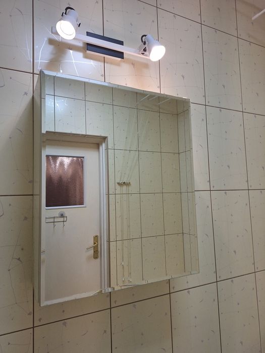 Komplet mebli łazienkowych z lustrem – KOŁO