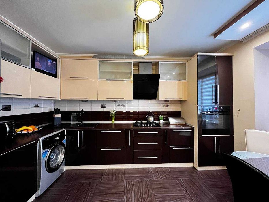 ТЕРМІНОВО! Продаю: 2 кімнатна квартира, з ремонтом, меблями, Каскад