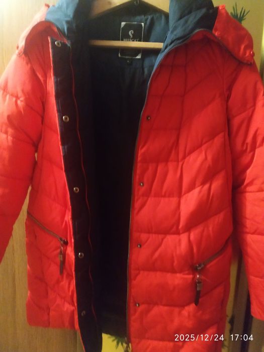 Женский пуховик, размер xl,красного цвета, цена 750грн.