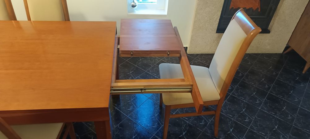 Mesa de sala de jantar com conjunto de 6 cadeiras