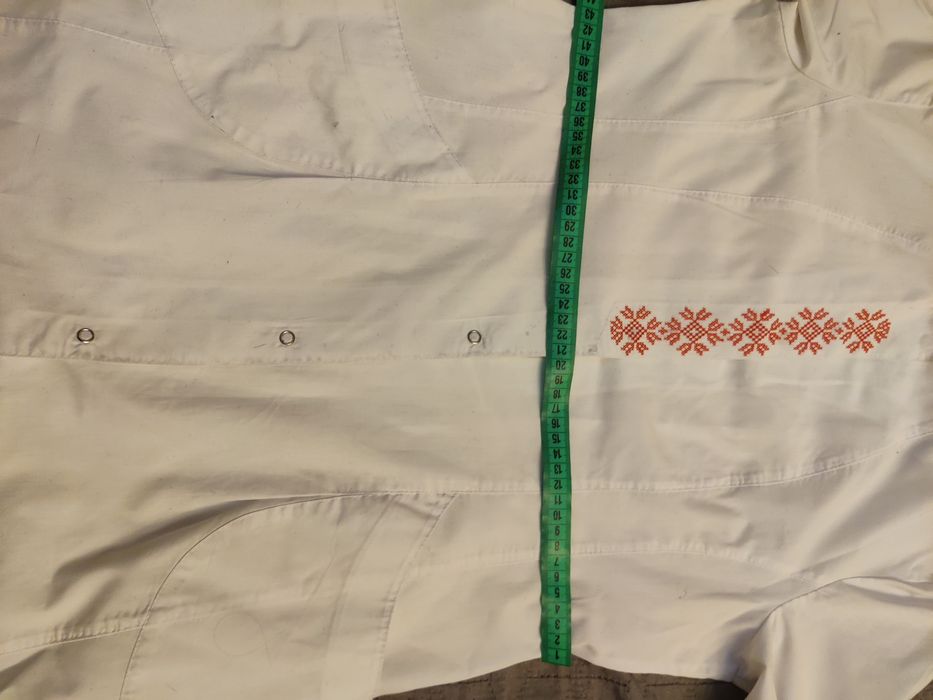 Халат вишиванка жіноча медична.