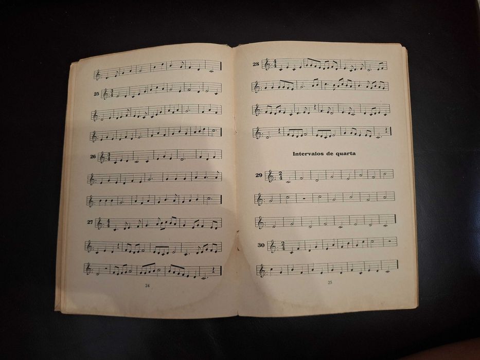Livro Solfejo Graduado de Prof. Virgílio Pereira. 1a Edição