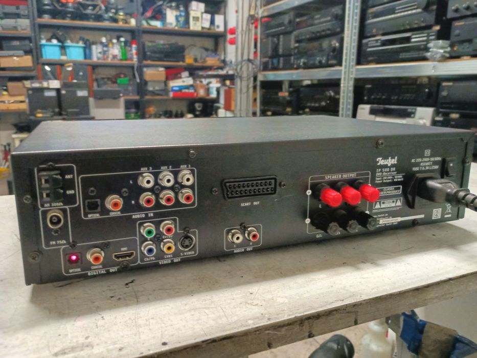 Amplituner 2.1 z DVD Teufel IP 500DR