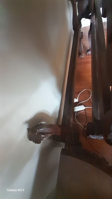 Cama e comodas vintage madeira sem bicho