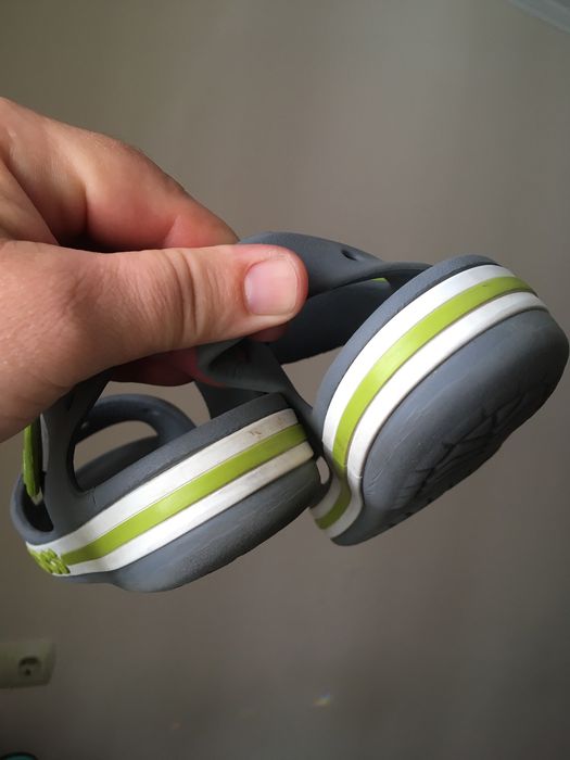 Детские босоножки crocs.