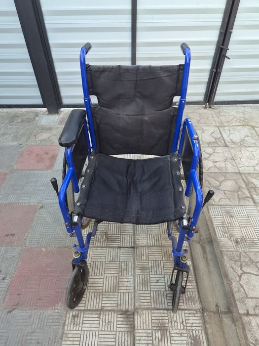 Продам инвалидную коляску