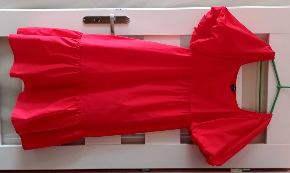 Bawełniana czerwona sukienka z bufiastymi rękawami Primark