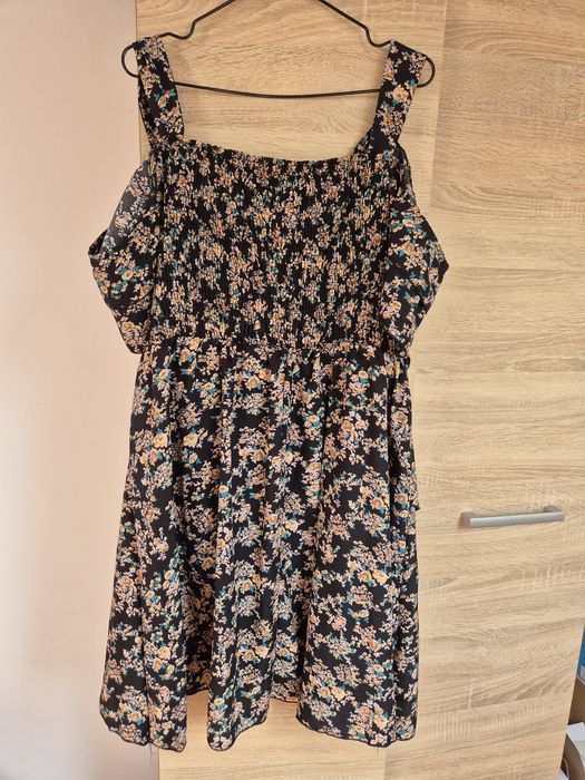 Sukienka w kwiaty 2XL Boho Cold Shoulder