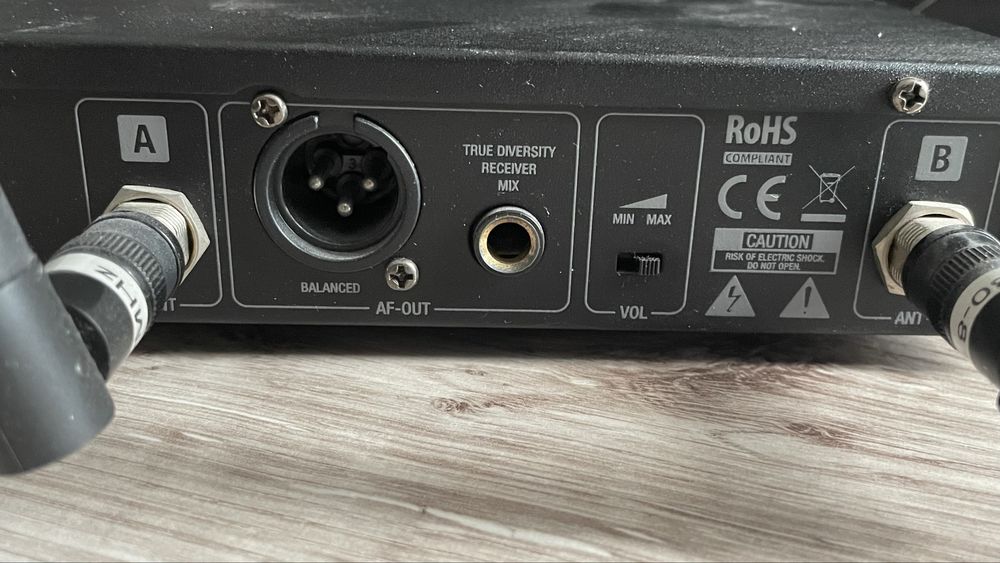 Bezprzewodowy mikrofon ilive uhf true diversity wireless receiver