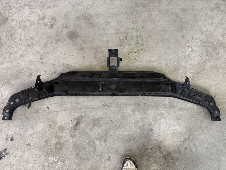 Travessa Superior Frontal / Frente de Fibra - Renault Laguna 2
