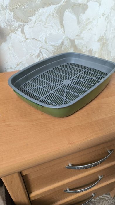 Продам, лоток , мисочки для їжі , води котів, собак