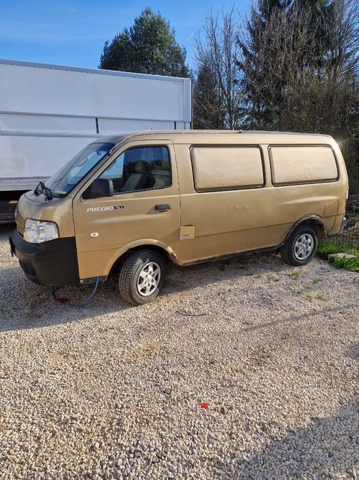 Kia Pregio
