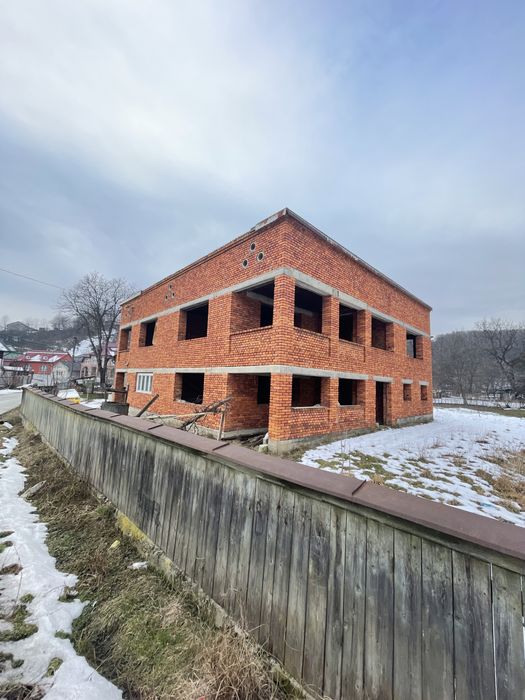 Продається будинок новобудова, перший поверх - жилий