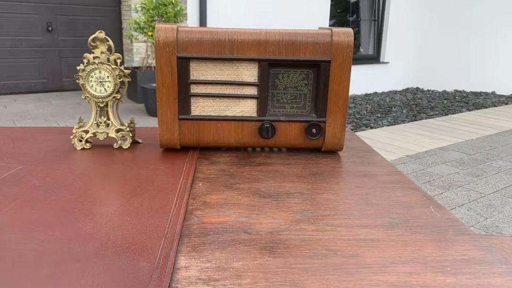 Elegancki komplet drewnianych mebli gabinetowych