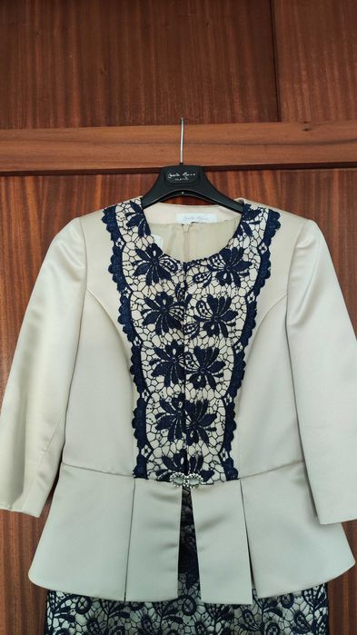 Casaco em cetim muito elegante Novo