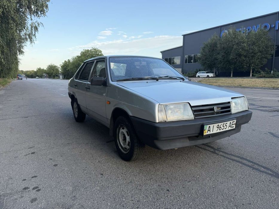 Автомобіль Ваз 21099