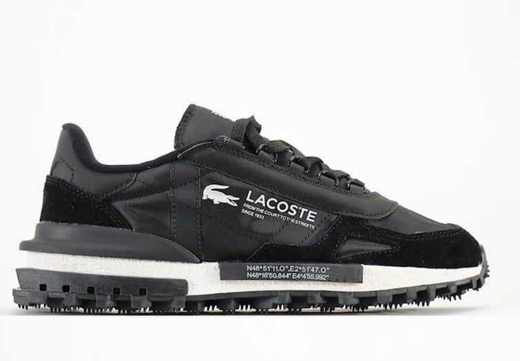 Sapatilhas brancas de qualidade excelente.