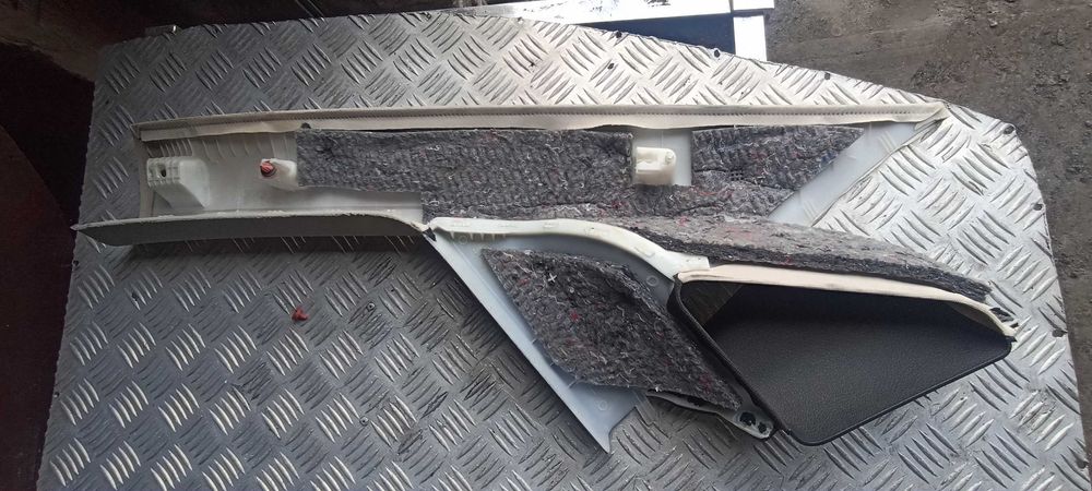 osłona słupka prawa mercedes w447 v klasa