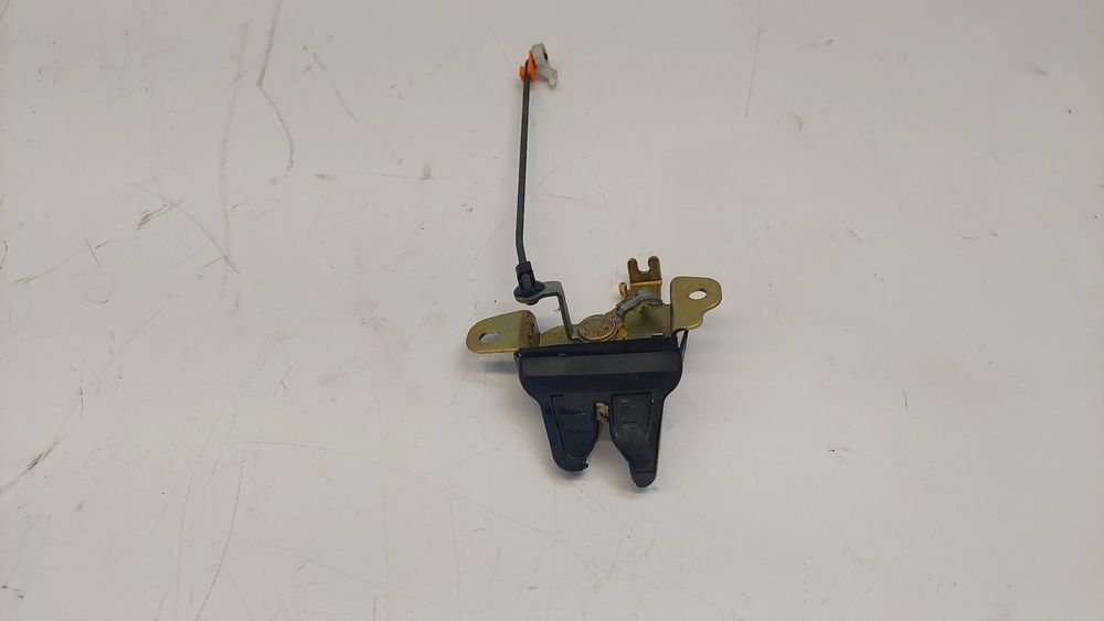 Fechadura / fecho da mala TOYOTA Avensis Liftback (_T22_)