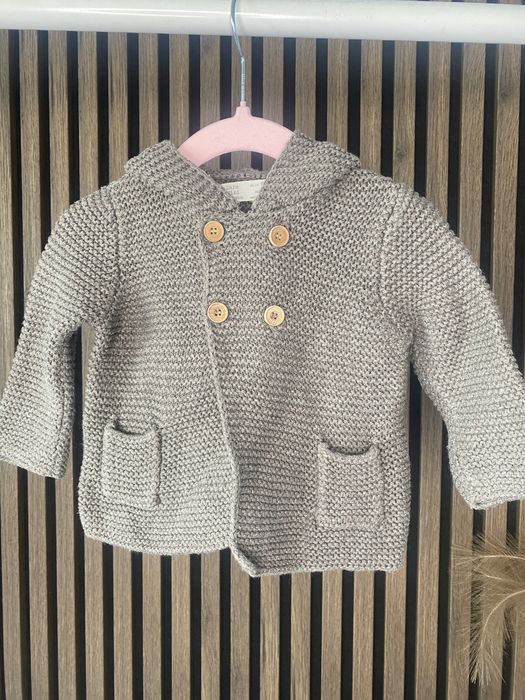 Sweterek z kapturem 74 zara