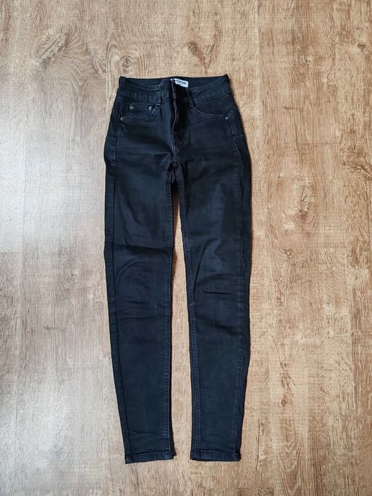 Spodnie damskie 34 czarne pull bear