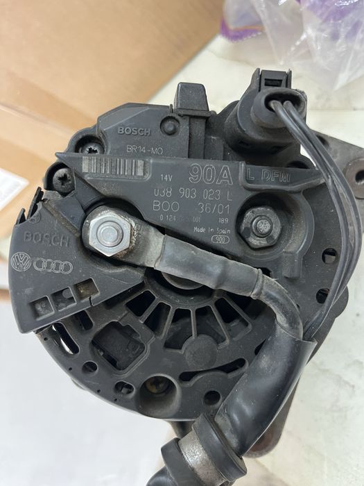 Alternator volswagen audi Golf 4 90A 14V  Bosch
