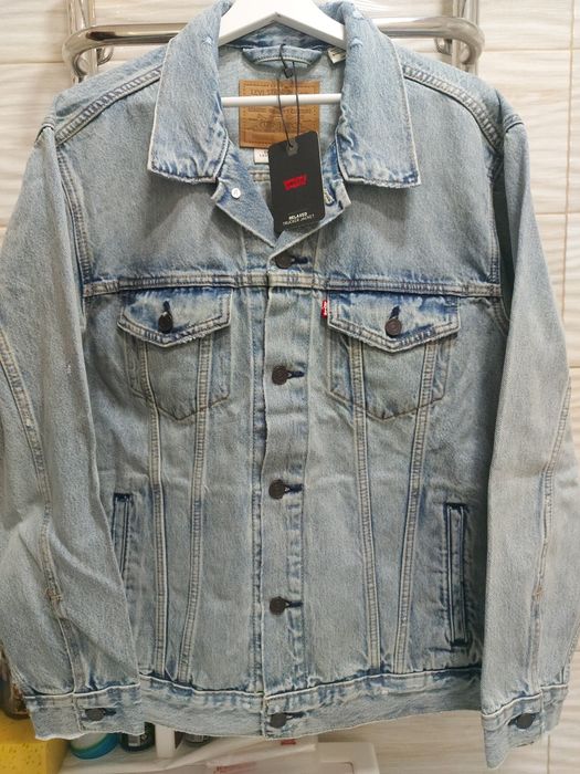 Джинсона куртка Levis, розмір L, НОВА