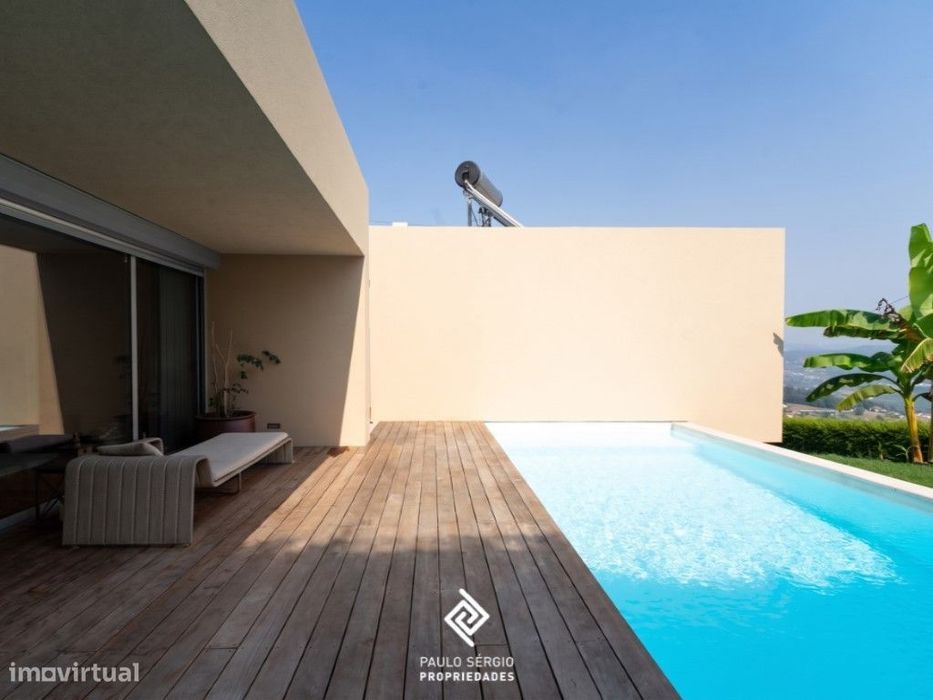 Moradia T3 espetacular com piscina e vista deslumbrante, a 10min do...