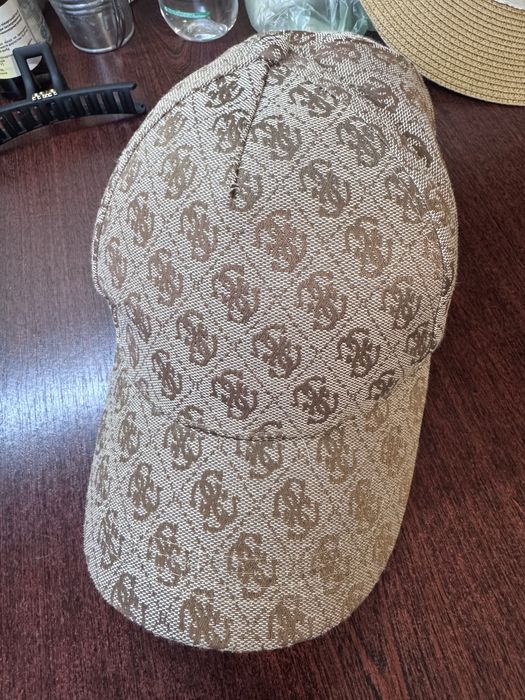 кепка guess оригінальна стан ідеальний