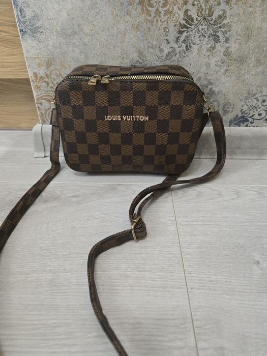 Louis Vuitton klasyczna mała listonoszka