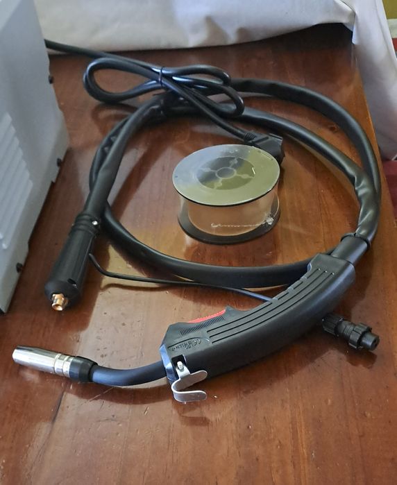 Máquina de Solda Inversora 4 em 1 160A Solda a fio  (Artigo Novo)