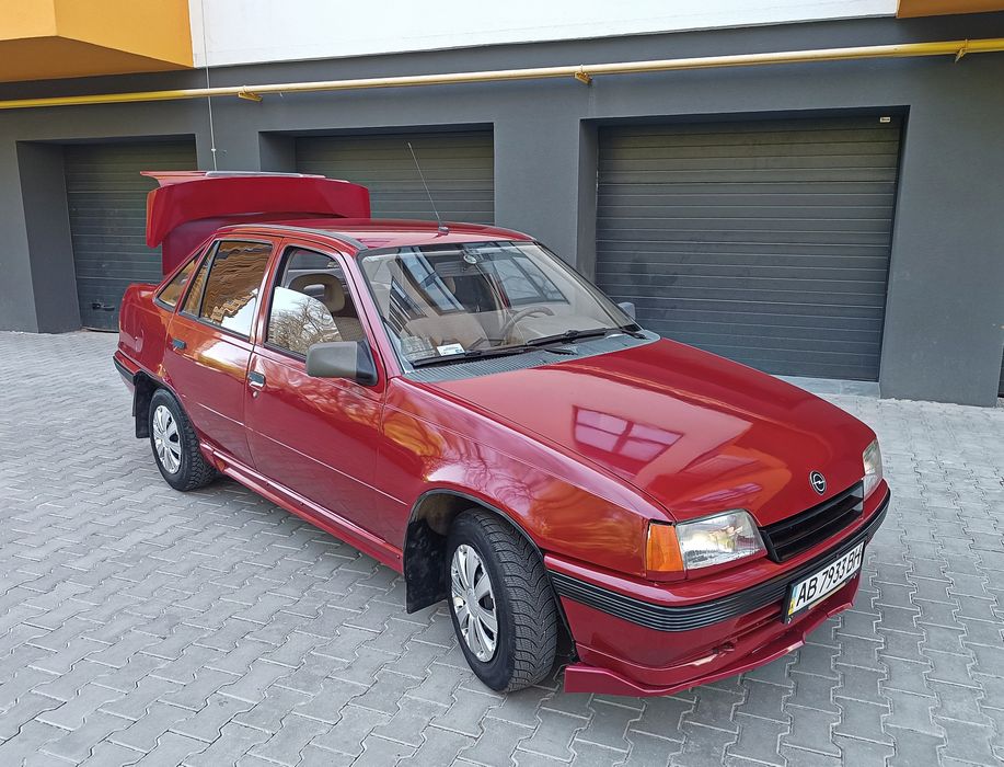 Opel Kadett, економний 1.3 бензин. Капсула часу, ракета! Без вкладень.
