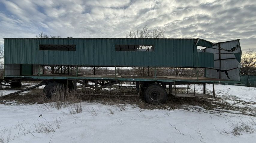 Бджоловіз платформа,павільйон