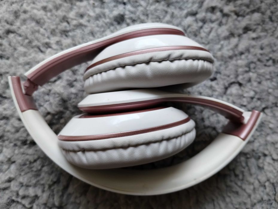 Słuchawki Bluetooth, na kartę i na kabel