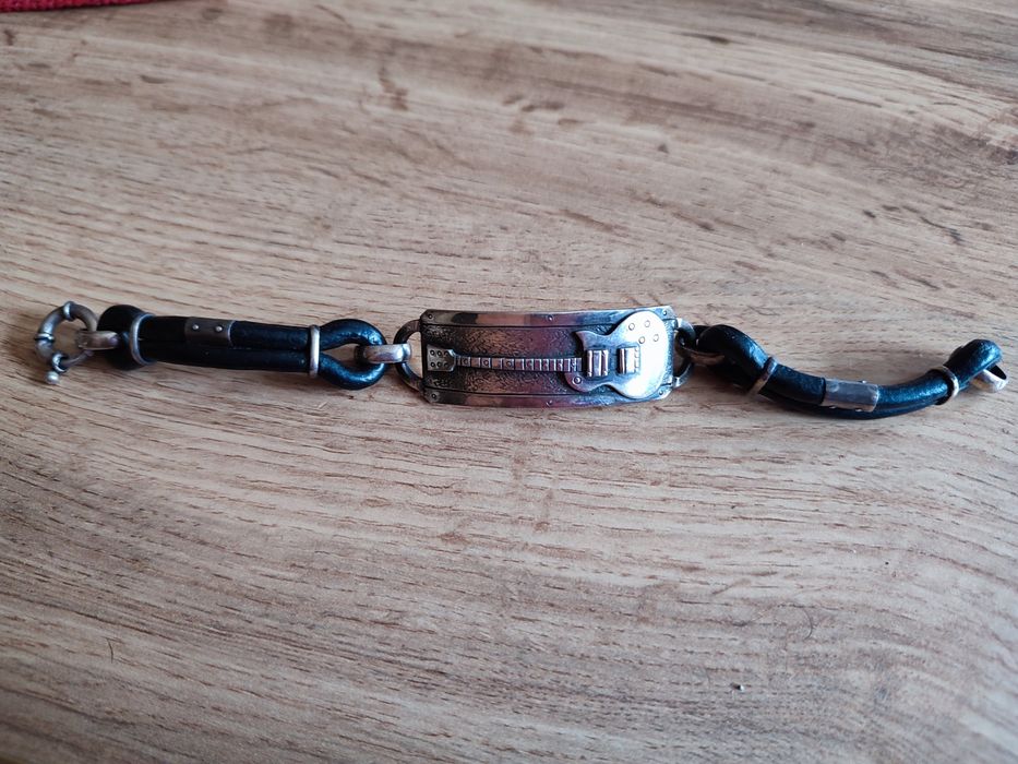 Bransoletka z motywem gitary