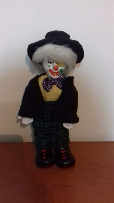 Bonecos de porcelana