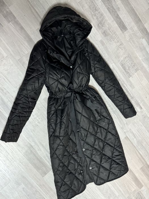 Пальто - плащівка чорного кольору(стьобане)