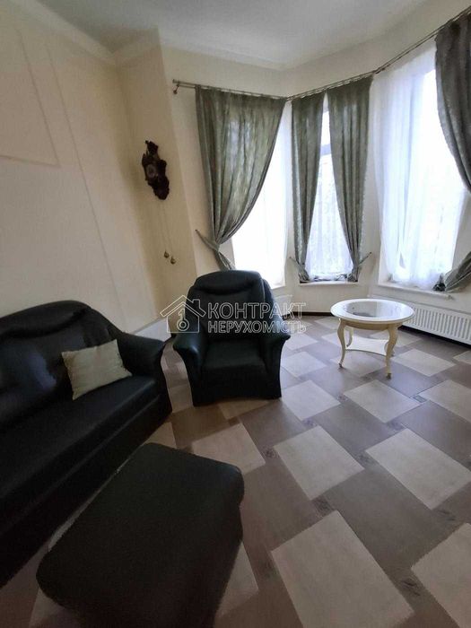 Продається будинок 307 м2, з бомбосховищем, м. Студентська