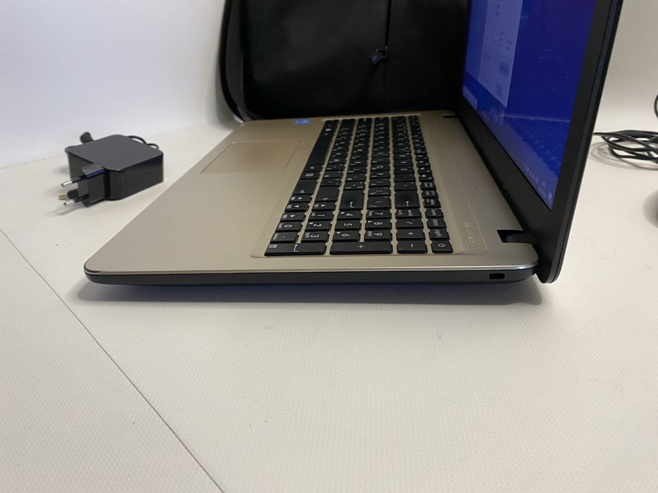 Ноутбук ASUS X540LA 15.6" Intel Core i3-4005U/RAM4GB/SSD 128GB/