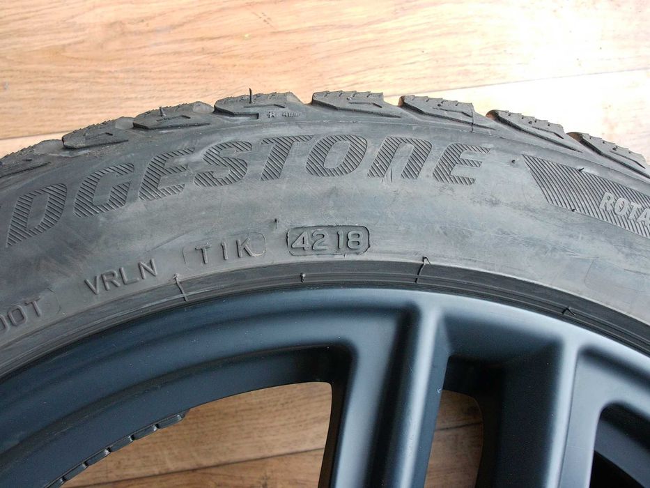 Bridgestone Blizzak LM32 245/45/19 102V ładne!