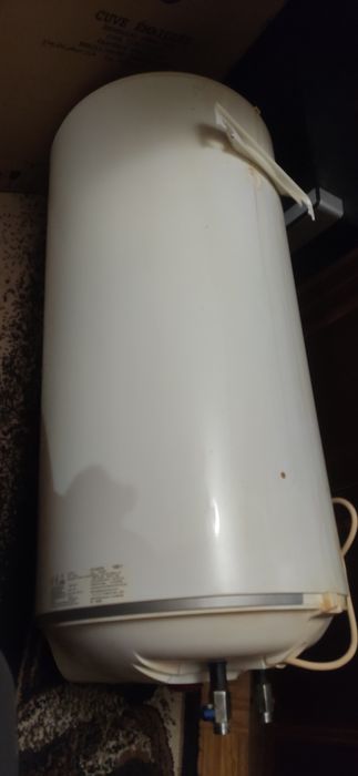 Продам бойлер 100 л