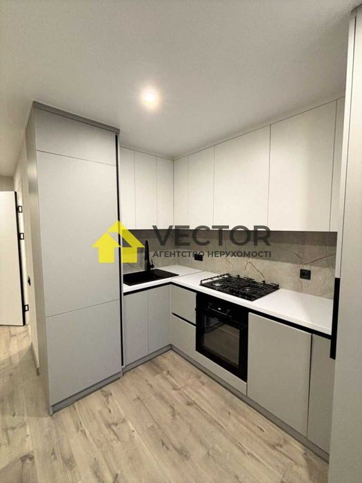 Стильна 1к квартира 42м². Дизайнерський ремонт, меблі, тепла підлога