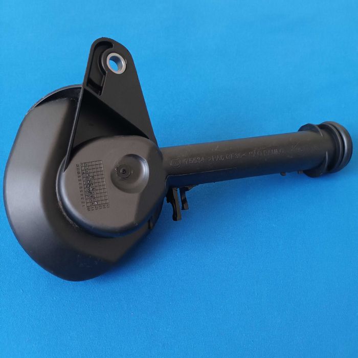 Wlew oleju 1.2 16V D4F Renault Clio III IV 4 Thalia Kangoo